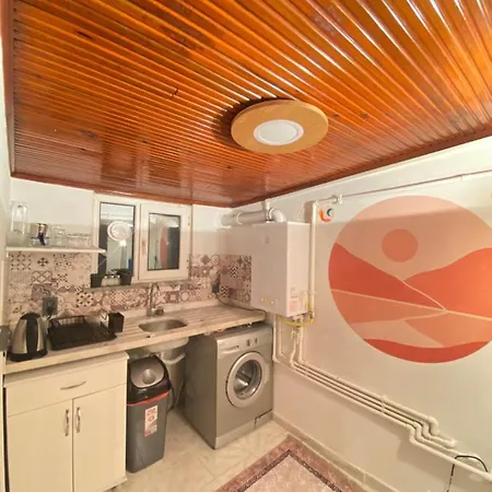 Stylish 2 Bedrooms 1 Lounge Flat In Kadikoey