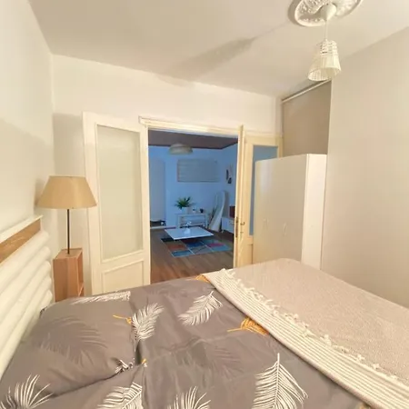 Stylish 2 Bedrooms 1 Lounge Flat In Kadikoey