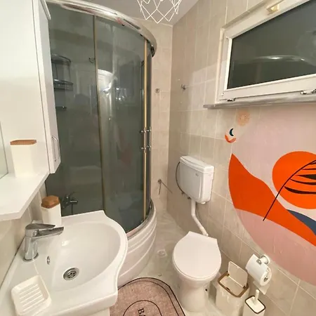 Apartament Stylish 2 Bedrooms 1 Lounge Flat In Kadikoey Stambuł