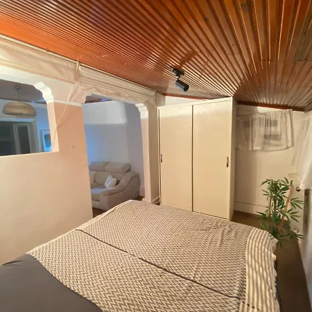 Stylish 2 Bedrooms 1 Lounge Flat In Kadikoey